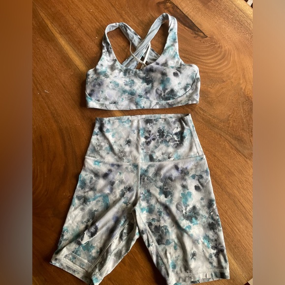 Lululemon align shorts 8” - Picture 2 of 2